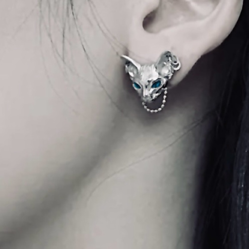 “Punk Bastet” Egyptian Goddess Sphynx Feline Hairless/Shorthair Cat Steel Studs - Picture 16 of 16